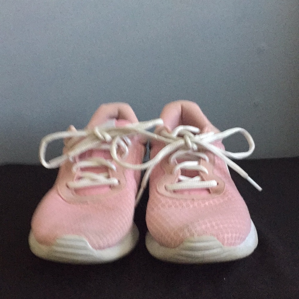 Nike - Picture 3 of 6